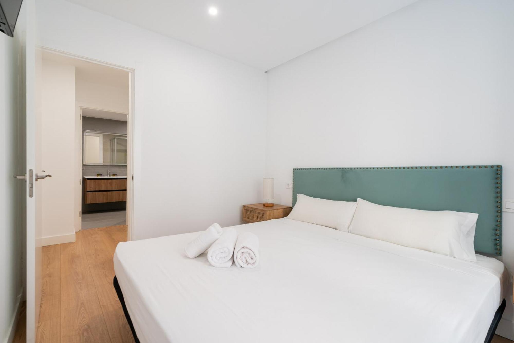 Apartamento Reformado En La Gran Via Alquiler Temporal Madri Exterior foto
